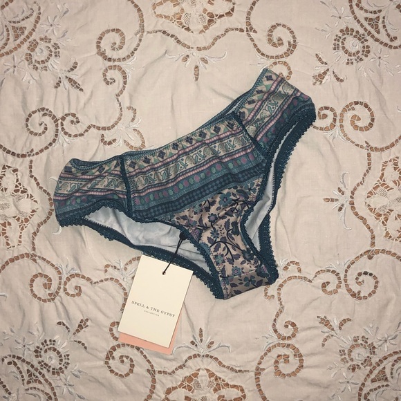 NEW Spell Dahlia Bralette and Bloomers SET - Picture 11 of 15